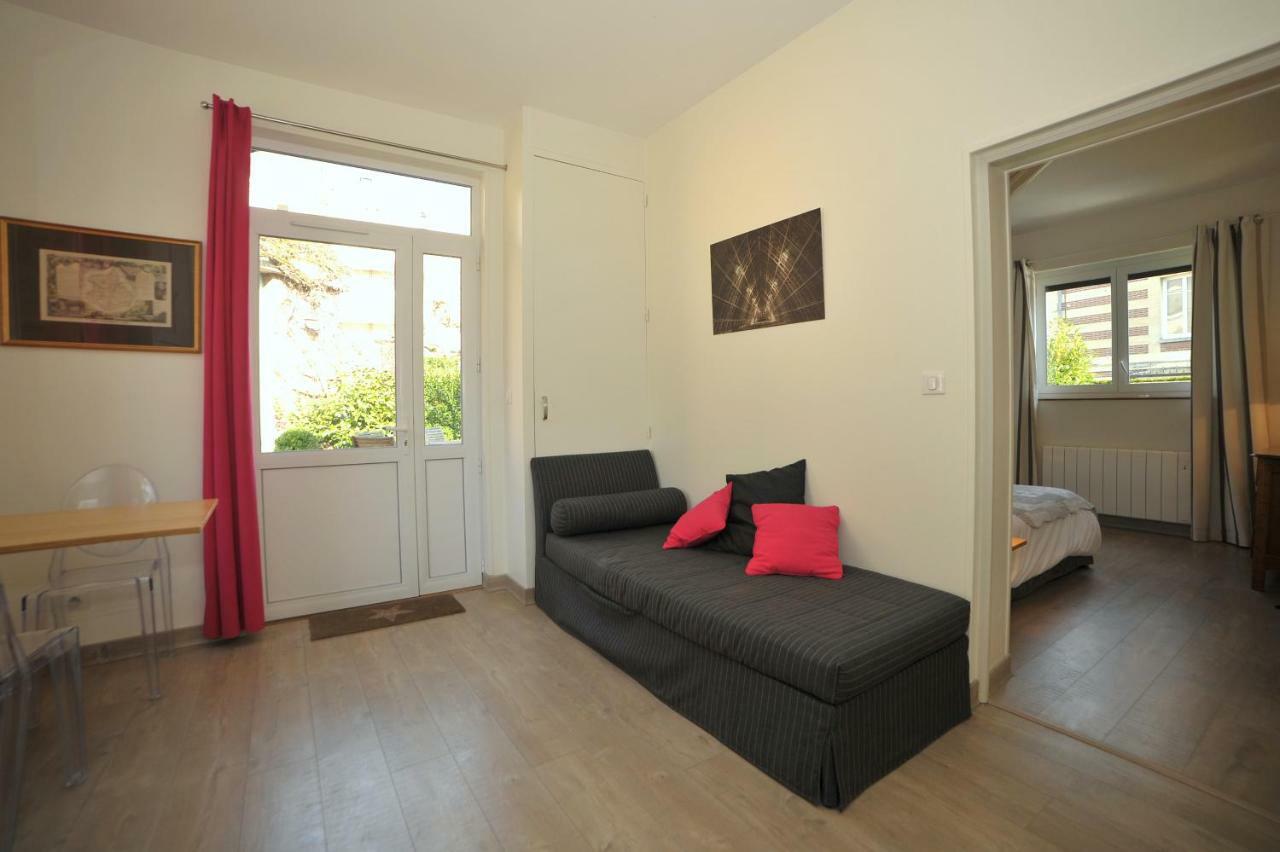 Bed and Breakfast La Rosace Шартр Екстер'єр фото